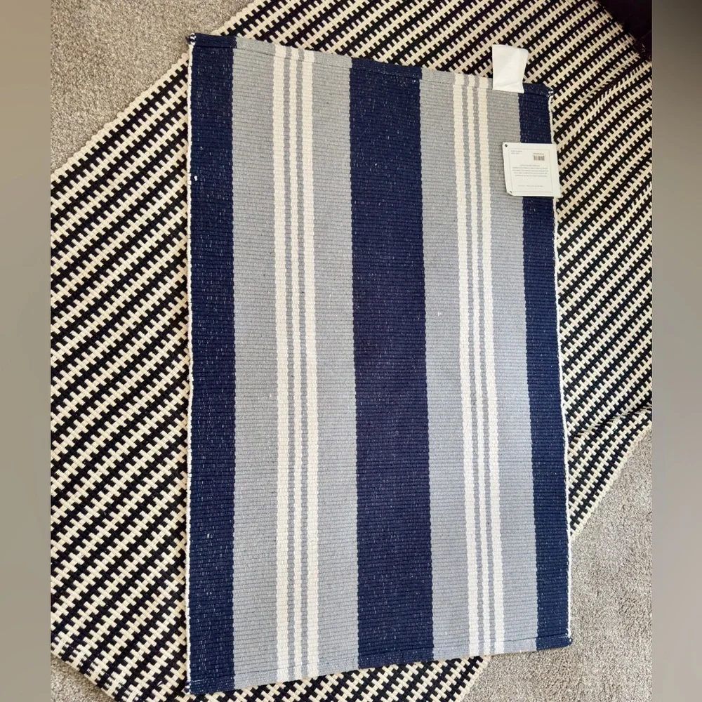 LR HOME 4 Ft. Coastal Cottage Striped Woven Accent Area Rug Navy Blue Grey White